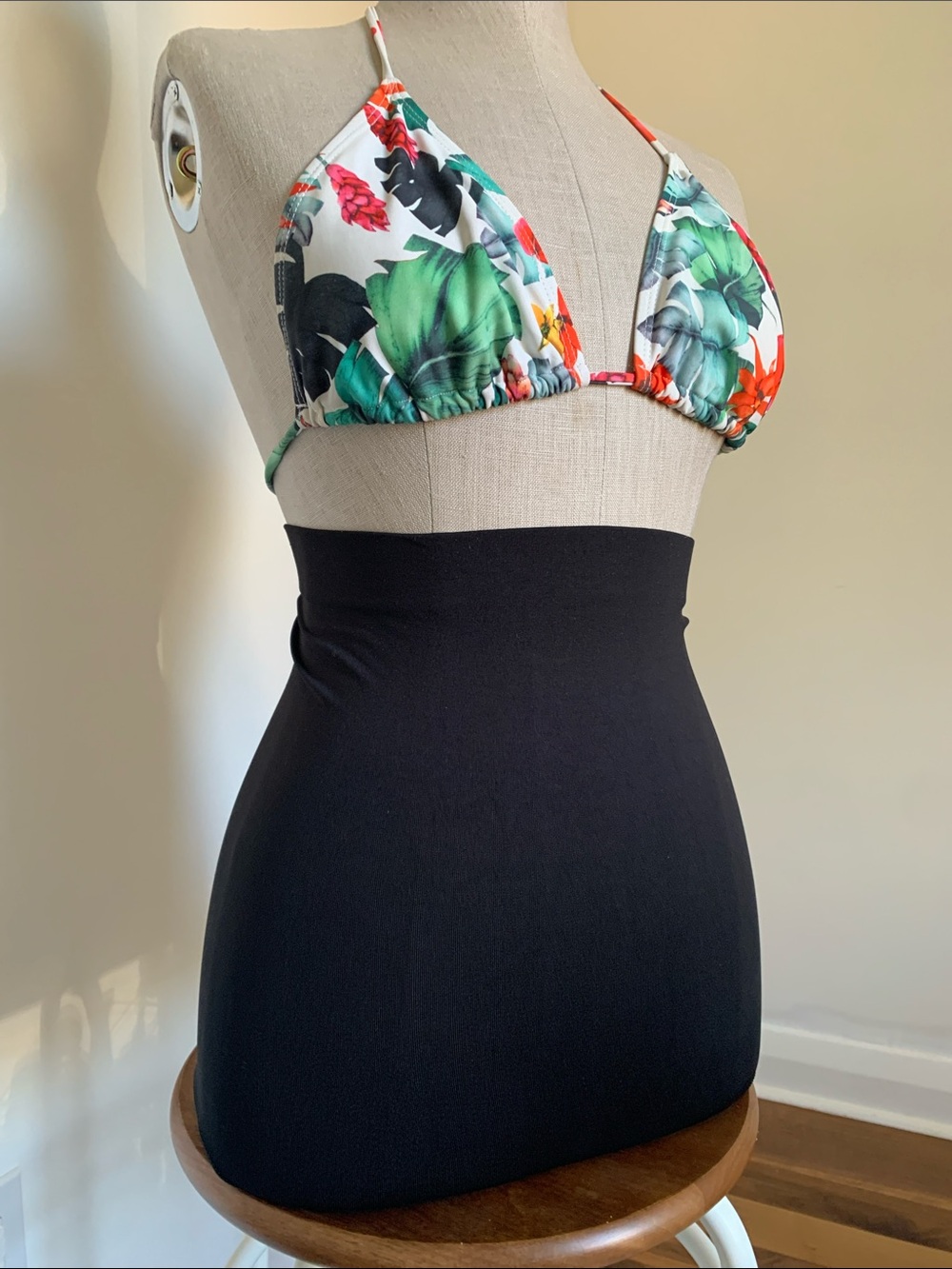 Extremely High-Waist Black Dance Short-Shorts